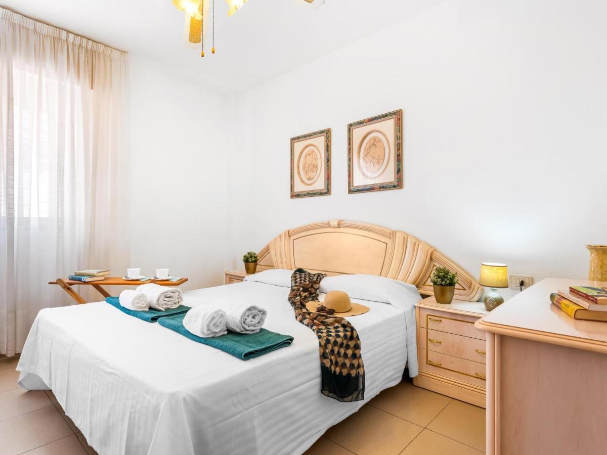 Appartement 1 1 Beautiful Seafront With Balcony And Wifi à Los Cristianos  Extérieur photo